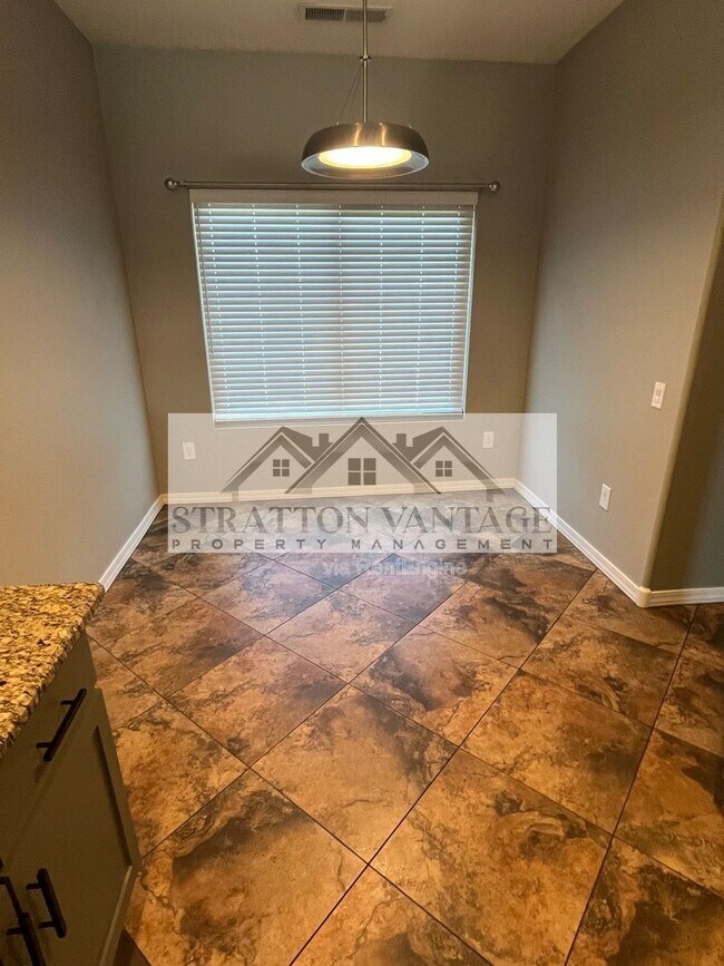 Building Photo - 16289 W Mountain Pass Dr