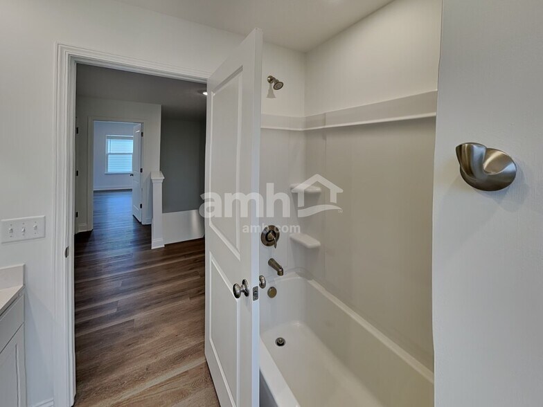 Building Photo - 203 Kramer Mills Dr