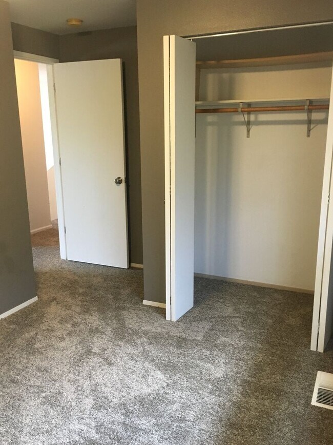 Building Photo - Cute 3 Bedroom House Near Lakeway