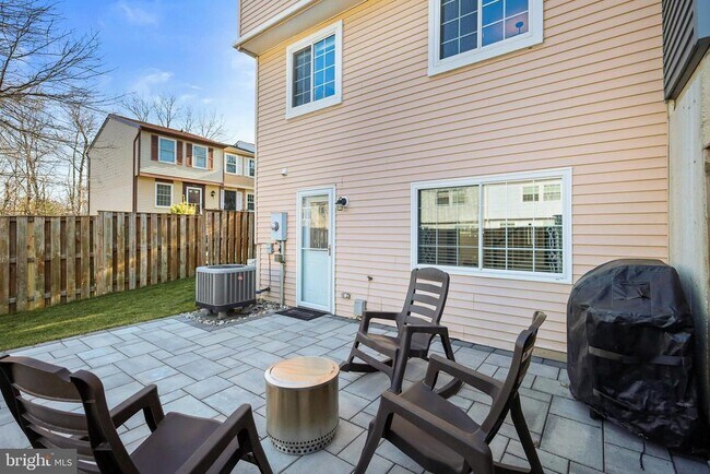 Building Photo - 5341 Harbor Ct Dr