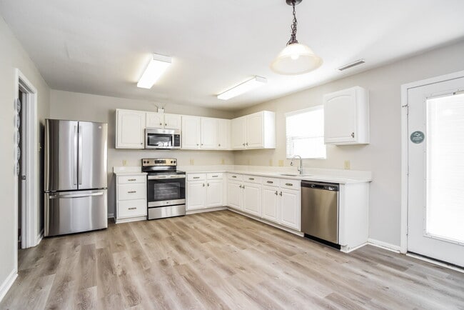 Building Photo - 2818 Royal Fern Ln