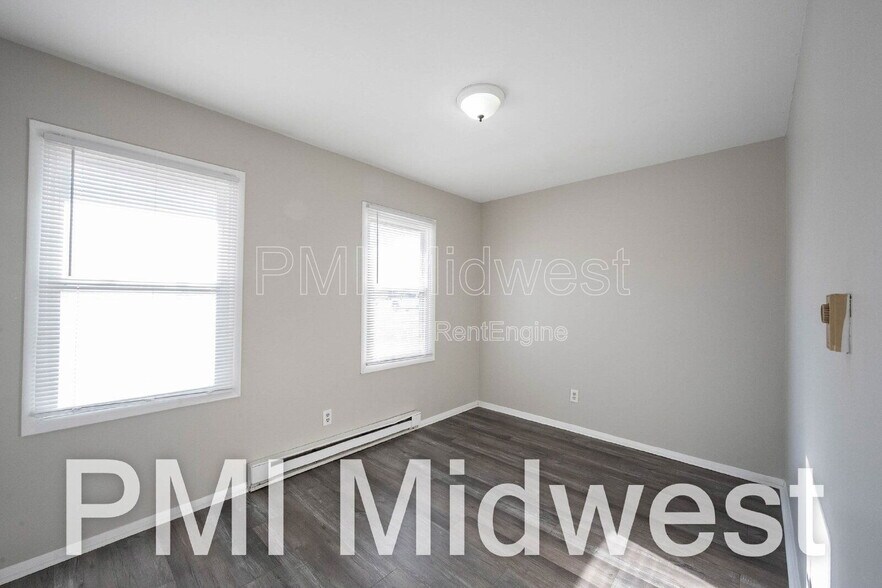 Building Photo - 4881 W 300 S