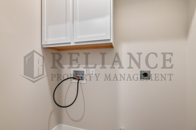 Building Photo - 212 W May St