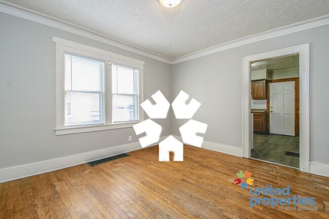 Building Photo - 416 Oakdale St SE