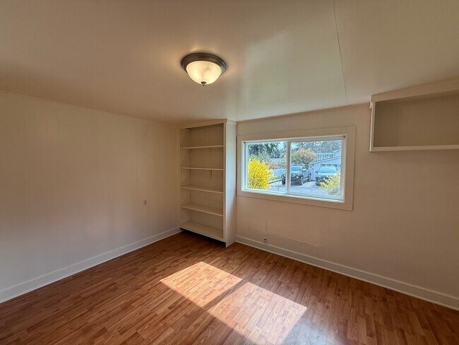 Building Photo - Great South Hills Location