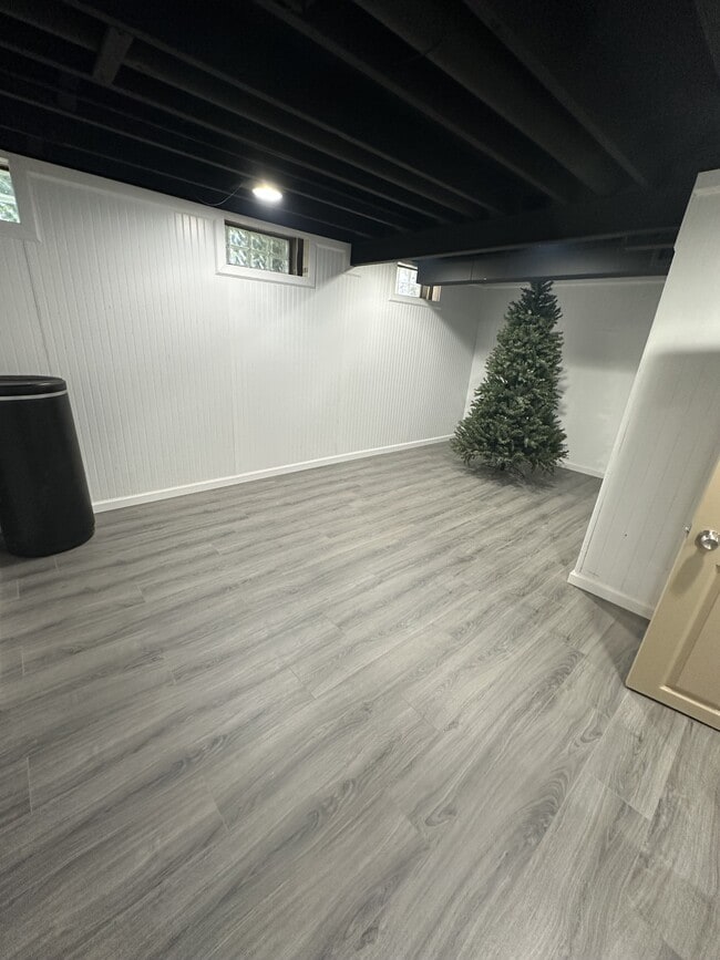 Building Photo - 23959 Springbrook Dr