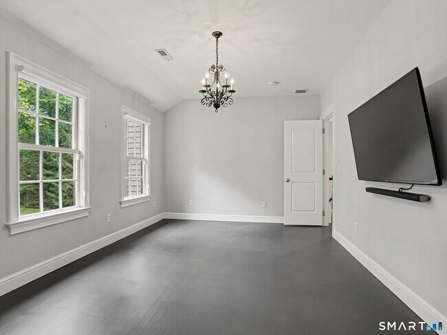 Building Photo - 16 Overbrook Ln