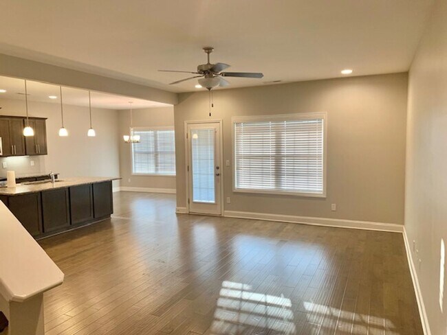 Building Photo - 113 James Parcus Cir