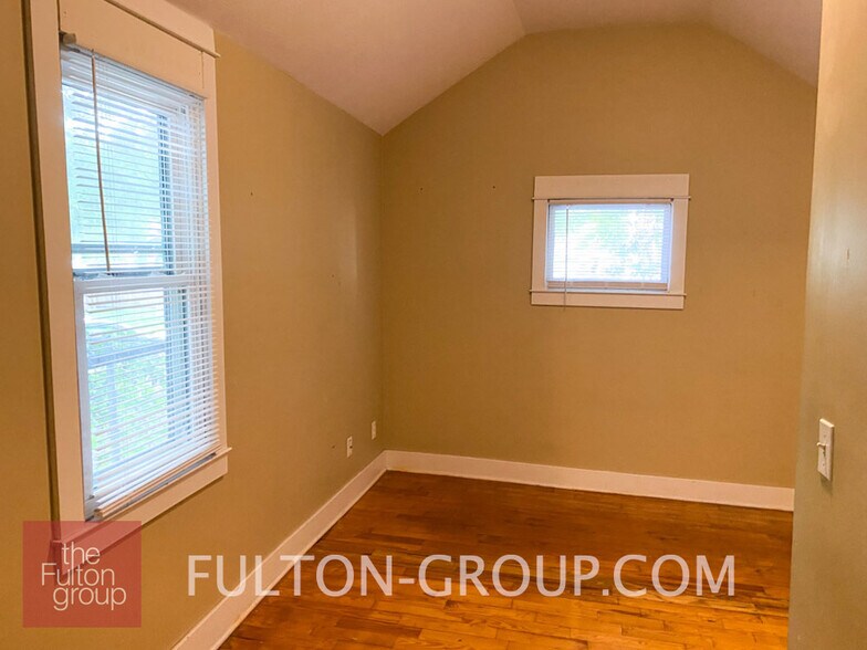 Building Photo - 710 Veto St NW