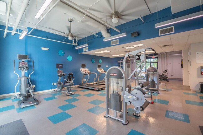 Building Photo - 1275 E University Dr