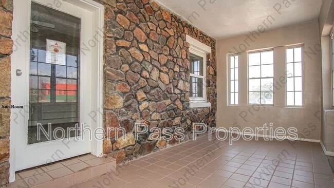 Building Photo - 7320 Dale Rd
