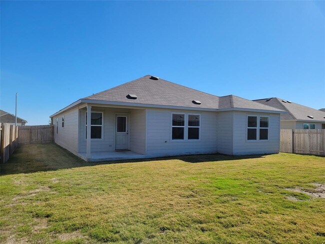 Building Photo - 105 Ulmus St