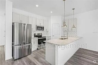 Building Photo - 5205 30th St SW