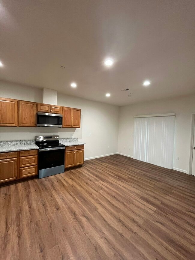 Building Photo - 4527 14th Ave