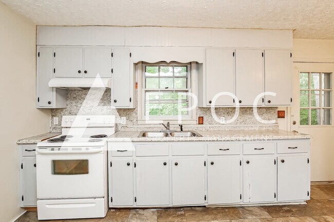 Building Photo - 2785 NC-14