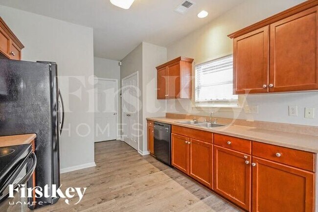 Building Photo - 2216 Spaulding Pl