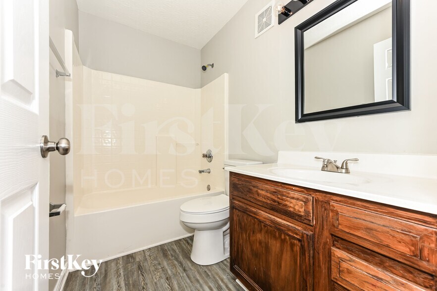 Building Photo - 2125 Picketside Dr