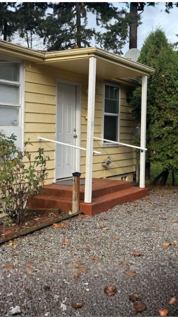 Primary Photo - 18427-18429 SE Yamhill St