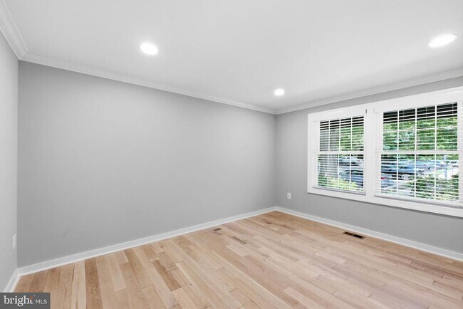 Building Photo - 2916 Montauk Ct