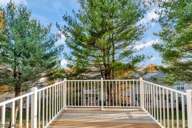 Building Photo - 105 Wallace Ct