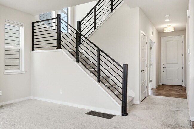 Building Photo - 137 Mohawk Cir