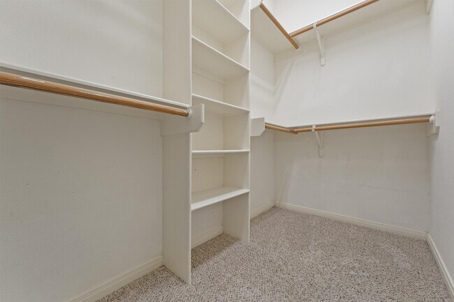 Building Photo - 2402 Calumet St