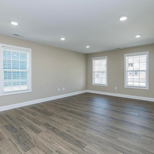 Building Photo - 1143 Judah Bear Blvd