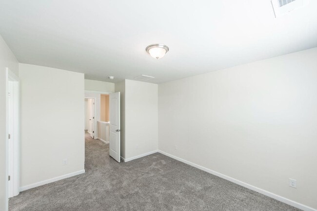 Building Photo - 342 Manor Row