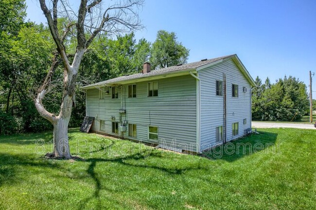 Building Photo - 15411 Barat Ave
