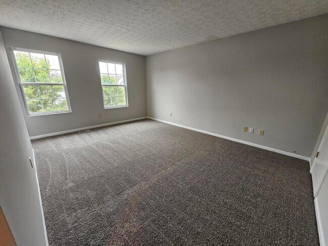 Building Photo - 5622 Blandon
