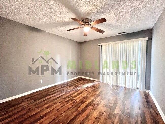 Building Photo - 6008 Village Creek Dr