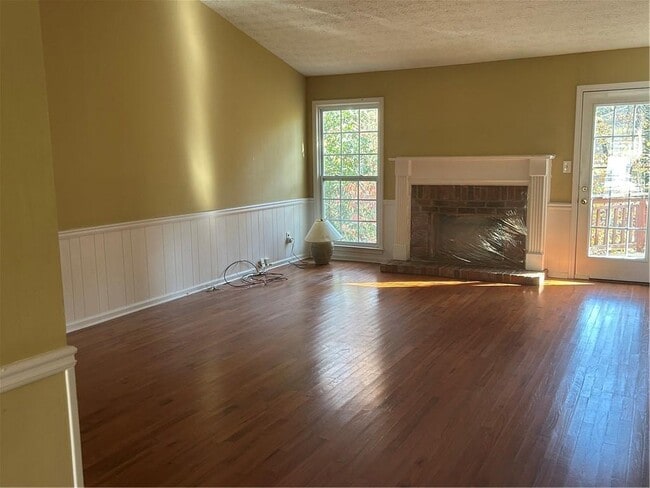 Building Photo - 2051 Bishop Creek Dr