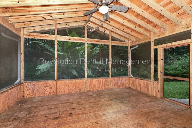 Building Photo - 115 Hickory Ave