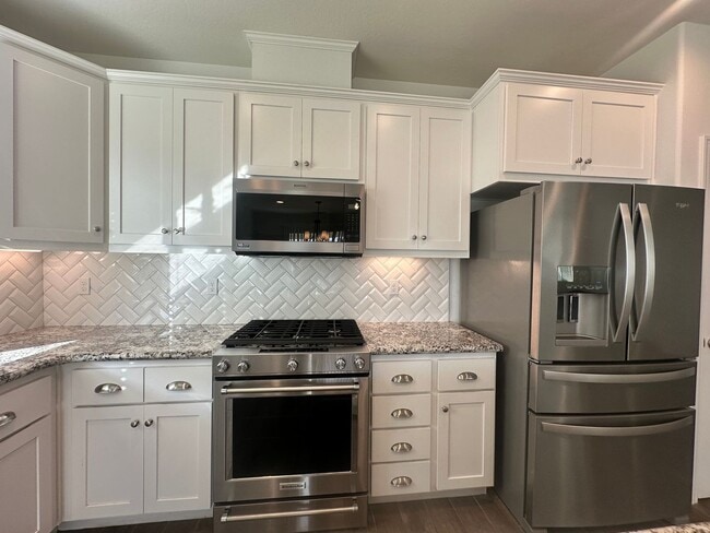 Building Photo - NW Visalia home coming soon!
