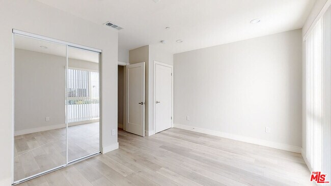 Building Photo - 307 Rosemont Ave