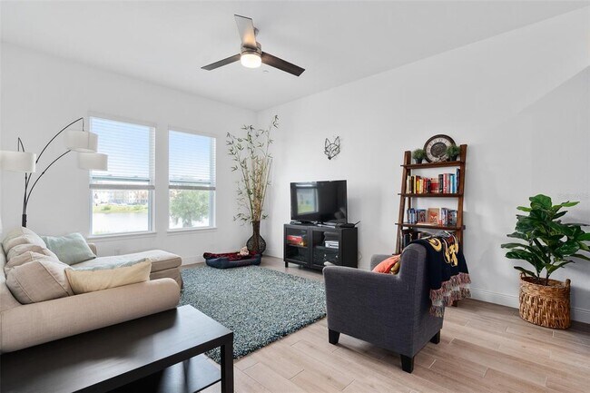 Building Photo - 8236 Elion St