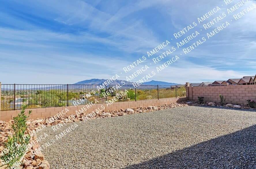 Building Photo - 8905 E Pantano Bluff Dr