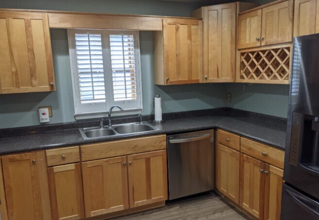 remodeled kitchen all appliances incld - 114 Maple St