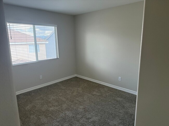 Building Photo - Updated home near Sycamore Canyon available for lease