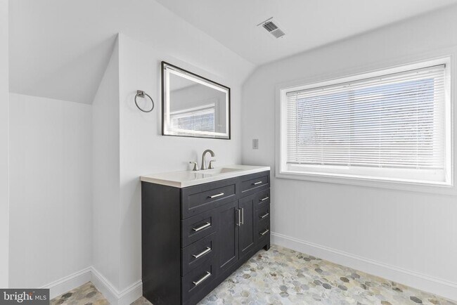 Building Photo - 3213 Greencastle Rd