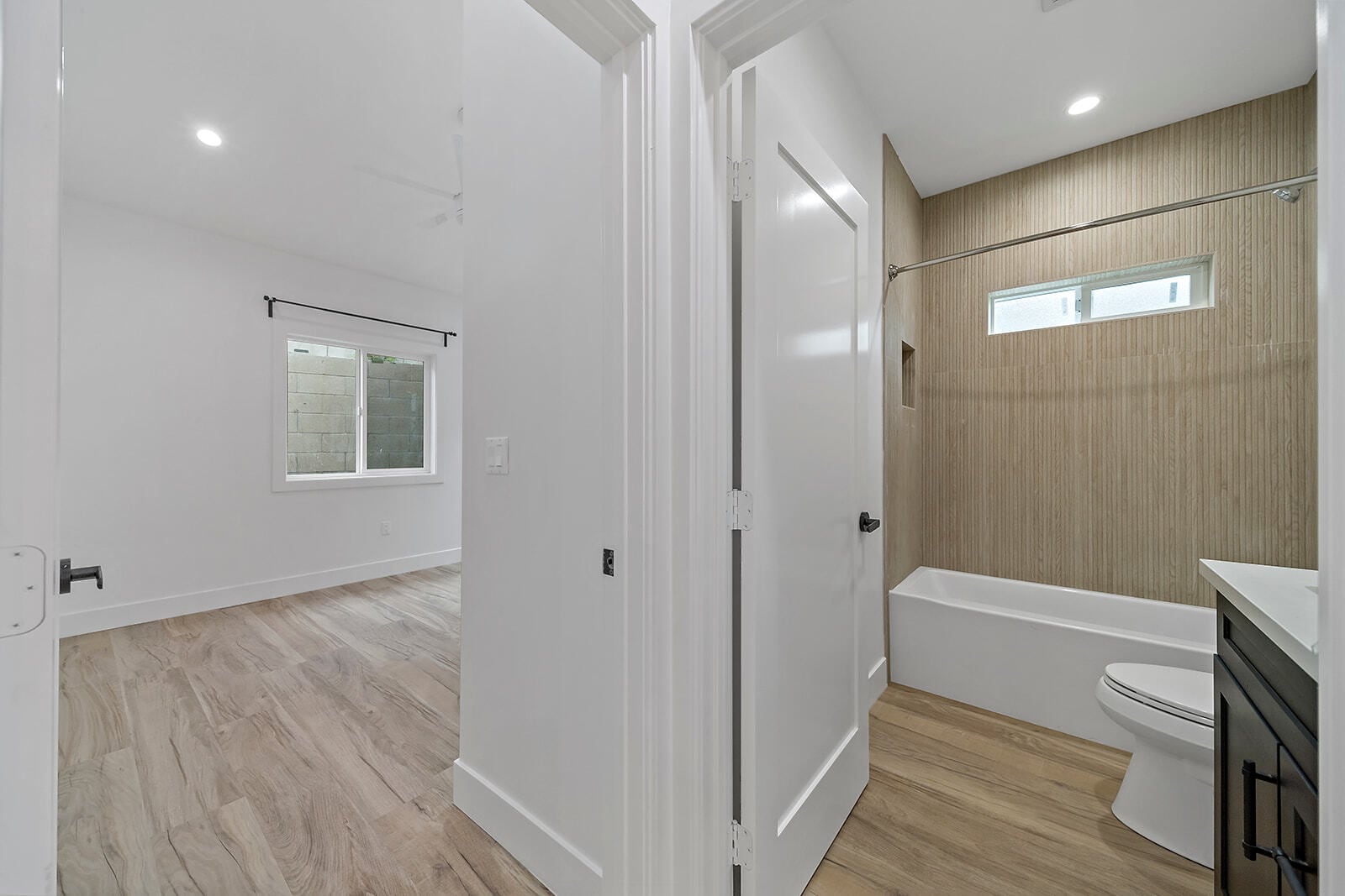 2618 1/2 - 2616 Glendale Blvd