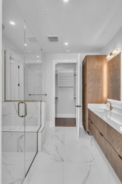 Building Photo - 321 31st Ave N