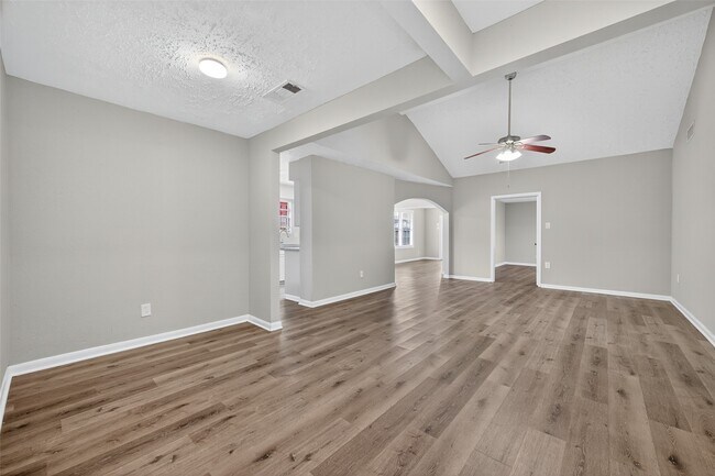 Building Photo - 5243 Wickview Ln