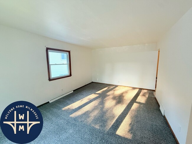 Building Photo - 624 S 69th St