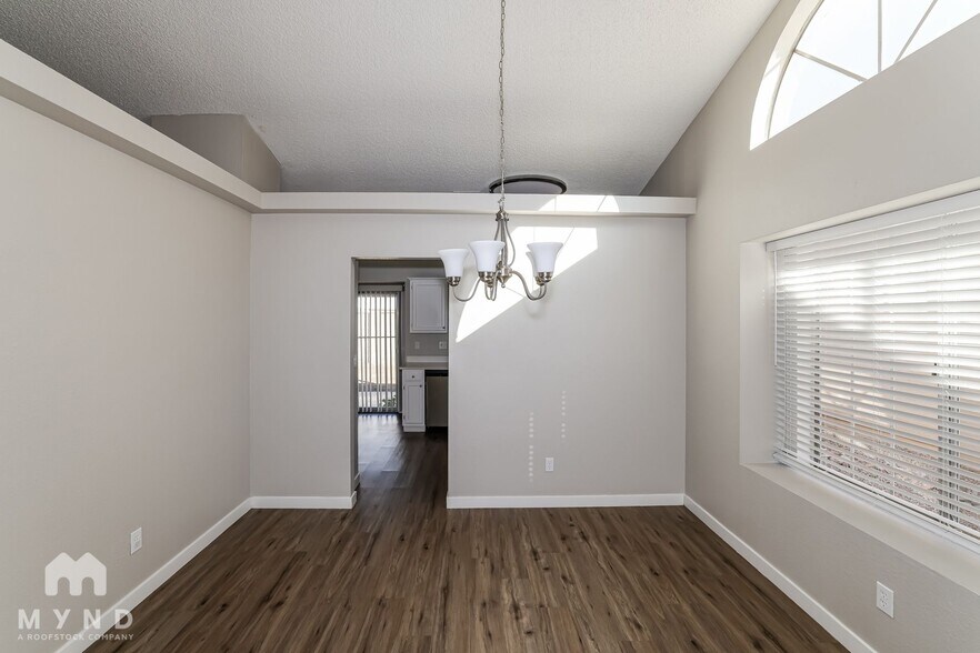 Building Photo - 3432 E Tonto Ln