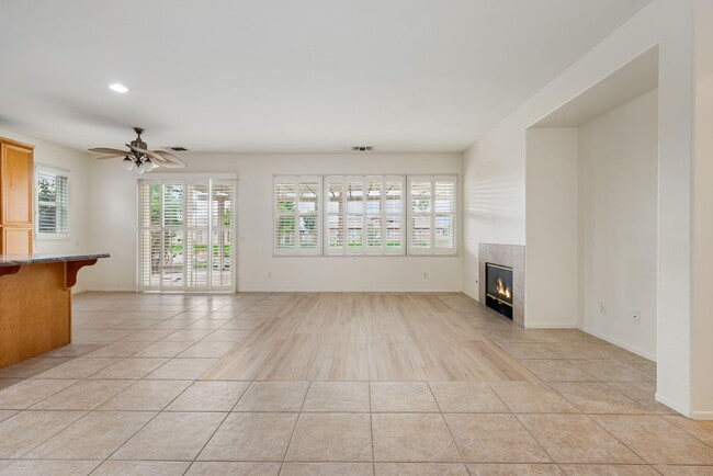 Building Photo - 82631 Redford Way