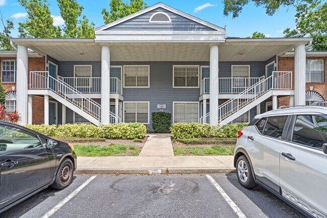 Primary Photo - 2/1.5 Condo With Screened Patio in Conway Area