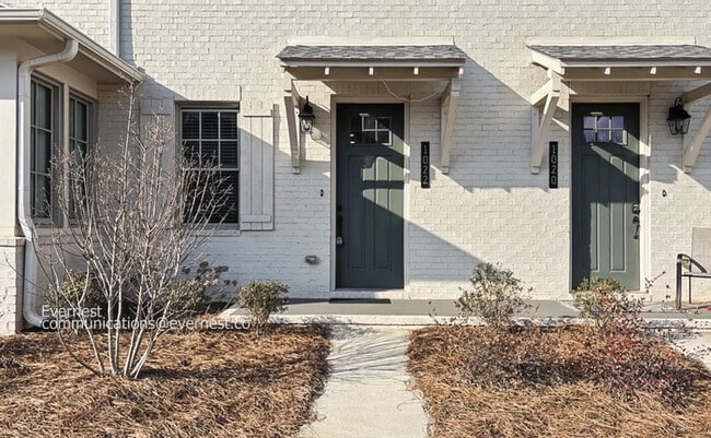 Building Photo - 1022 Windsor Dr
