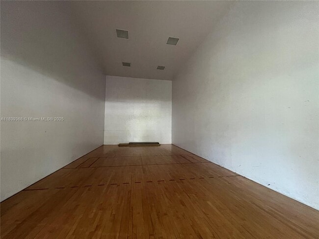Building Photo - 2640 S University Dr