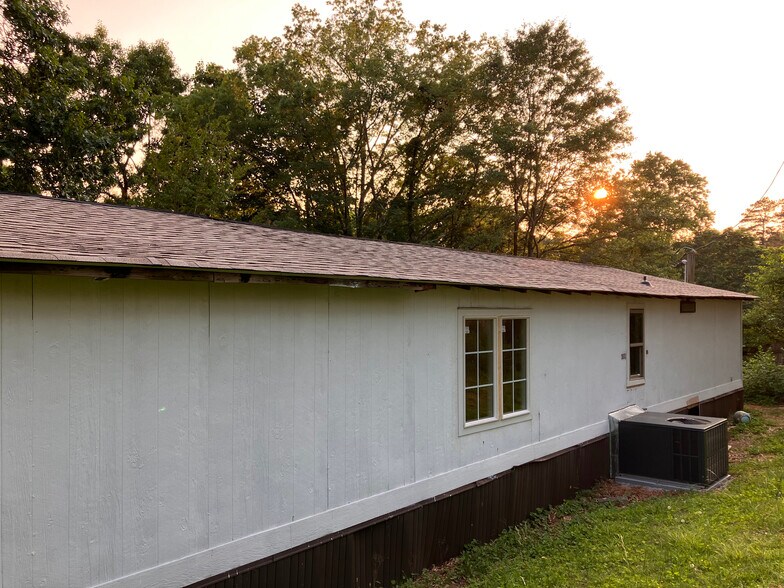 Building Photo - 2831 Oak Hill Cir